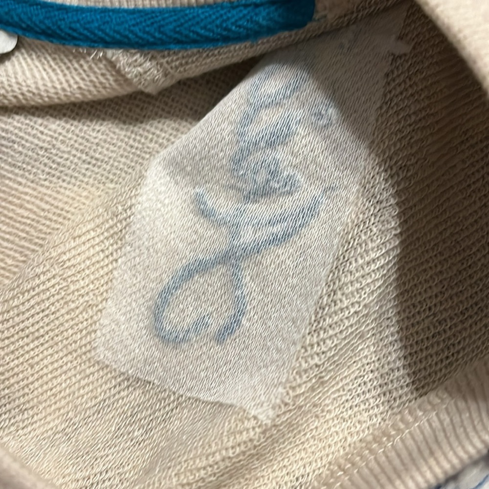 Ariat sweatshirt. XL new without tags. Soft and comfortable - Picture 6 of 6